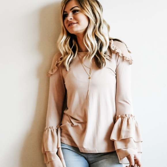 ❣️SALE❣️LAST 1🔥 🆕 MED 3-Tier Ruffle Sleeve Top - Picture 4 of 8